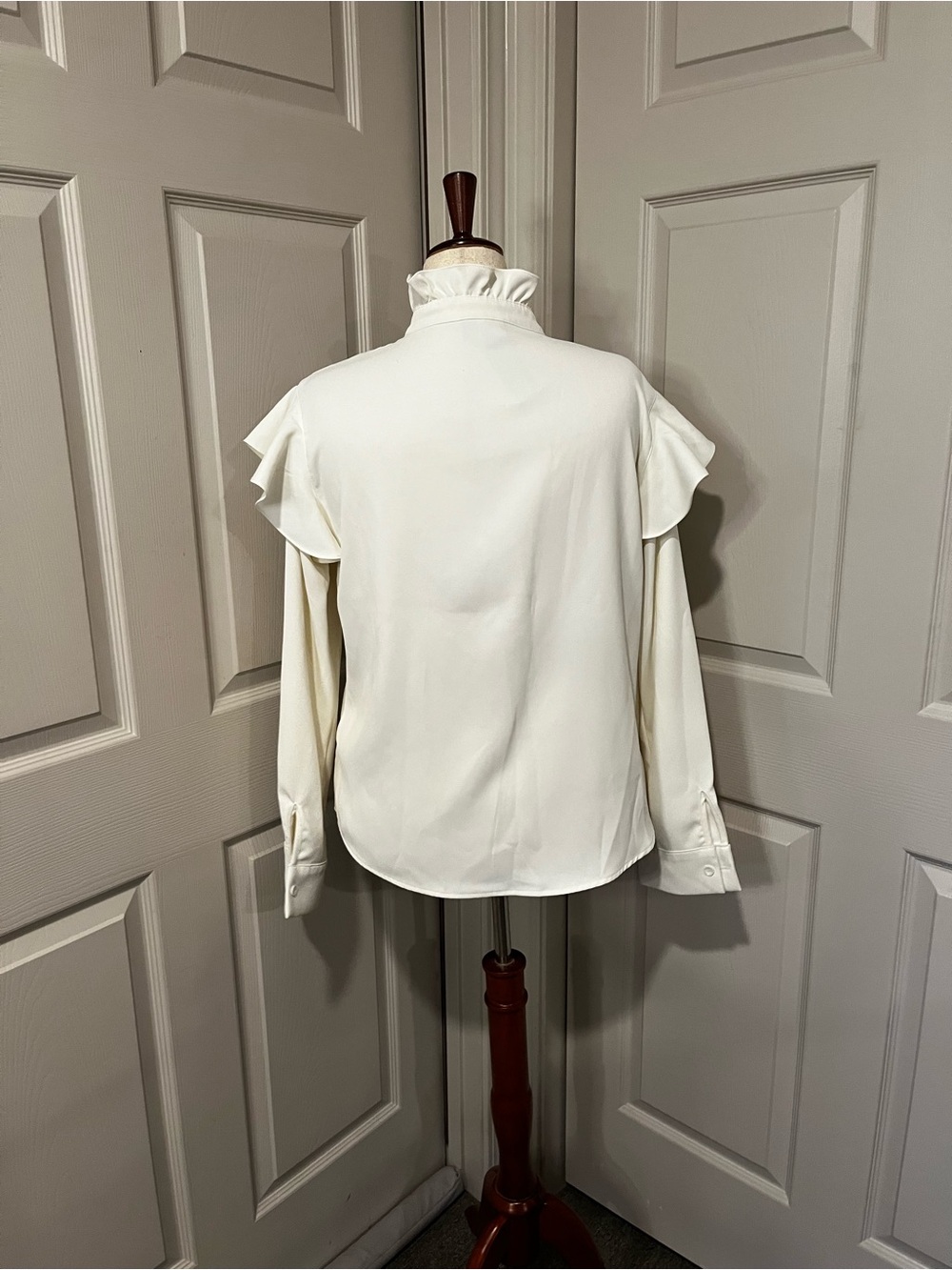 SSYS The Label White Blouse With Ruffles Size XL - Picture 4 of 7